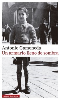 Papel UN ARMARIO LLENO DE SOMBRA