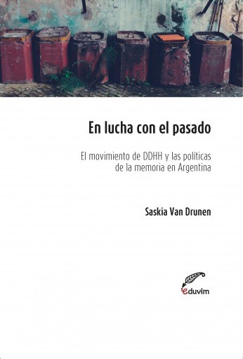 Papel EN LUCHA CON EL PASADO