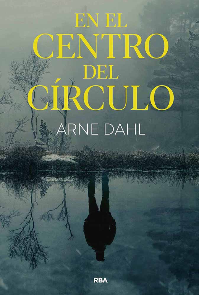 Papel En El Centro Del Circulo